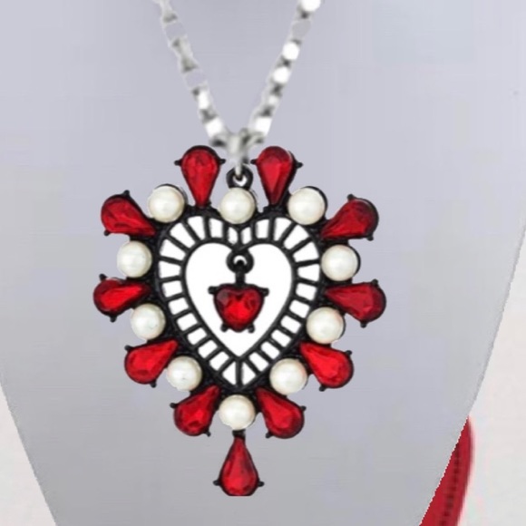 ROCKIN RICHES HEART PENDANT - Picture 4 of 5